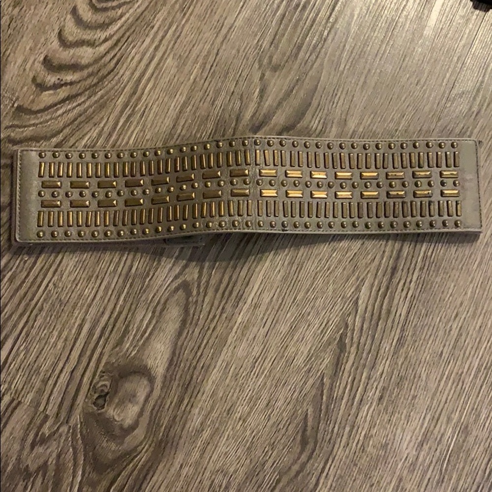 H&M belt to go around dress size XS